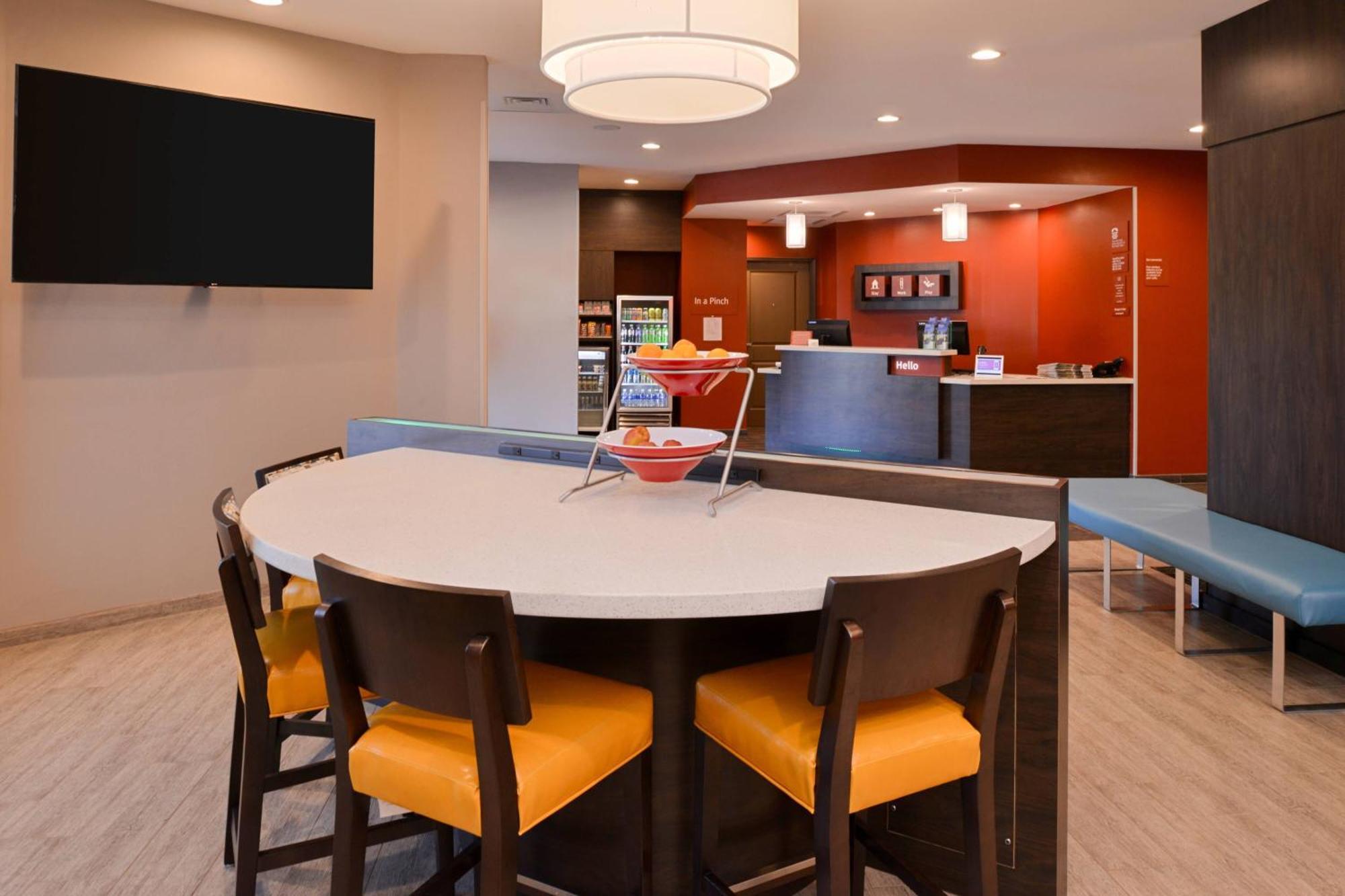 Towneplace Suites By Marriott Laplace Bagian luar foto
