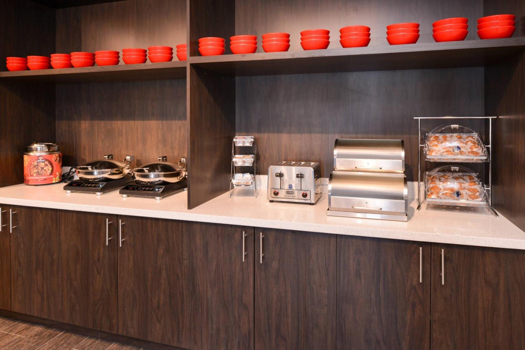 Towneplace Suites By Marriott Laplace Bagian luar foto