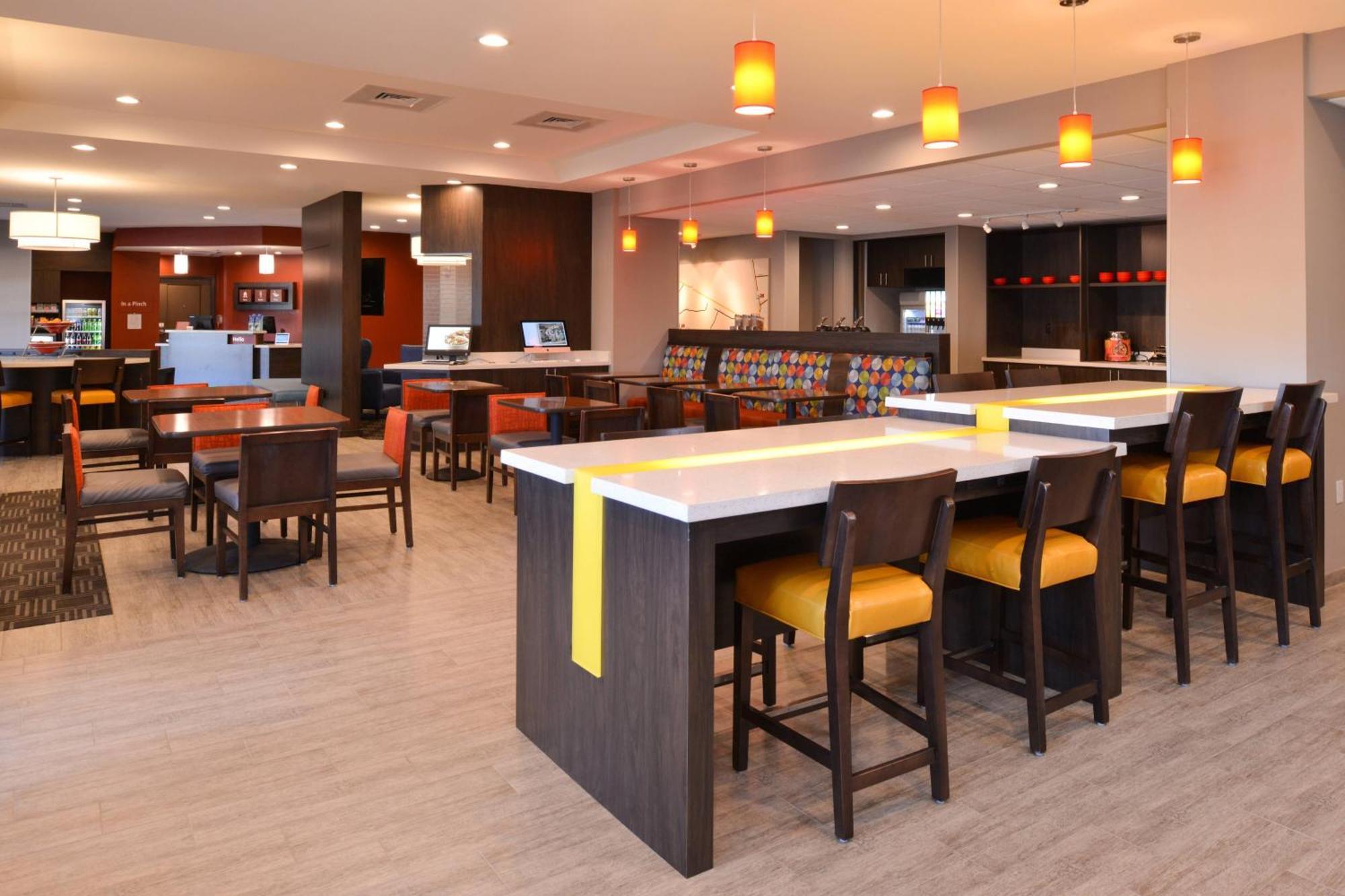 Towneplace Suites By Marriott Laplace Bagian luar foto