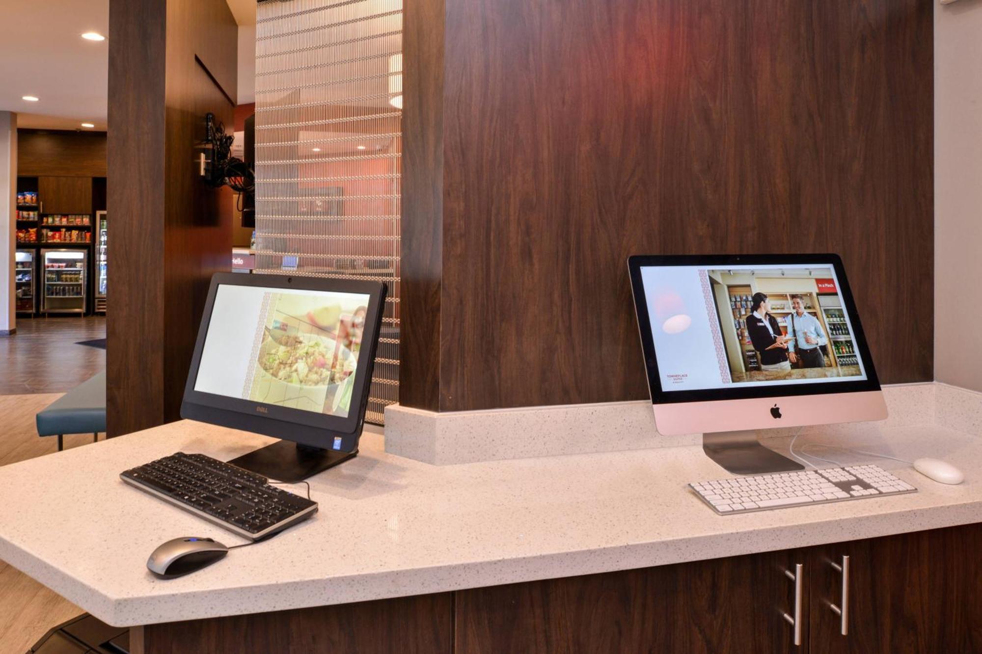 Towneplace Suites By Marriott Laplace Bagian luar foto
