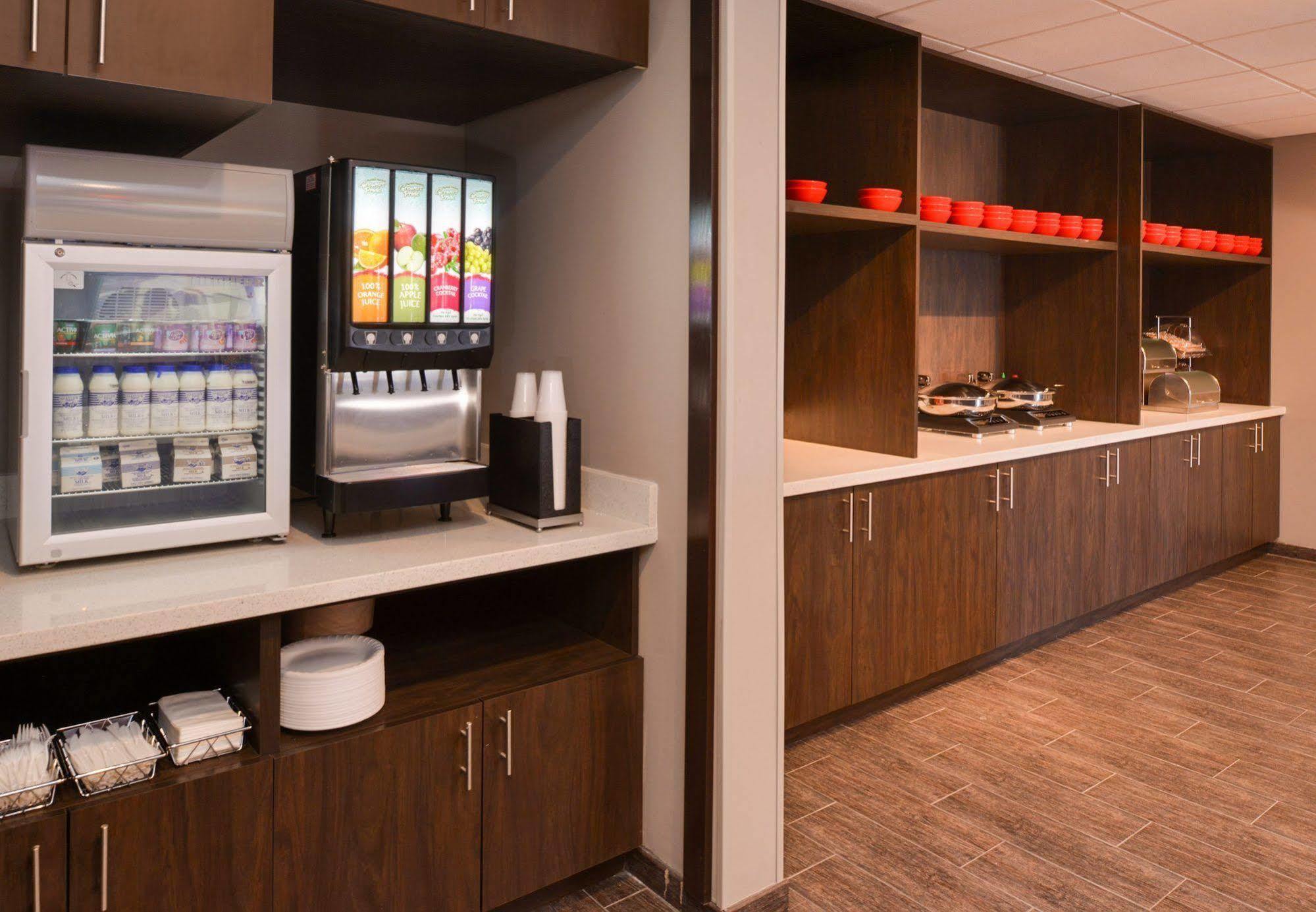 Towneplace Suites By Marriott Laplace Bagian luar foto