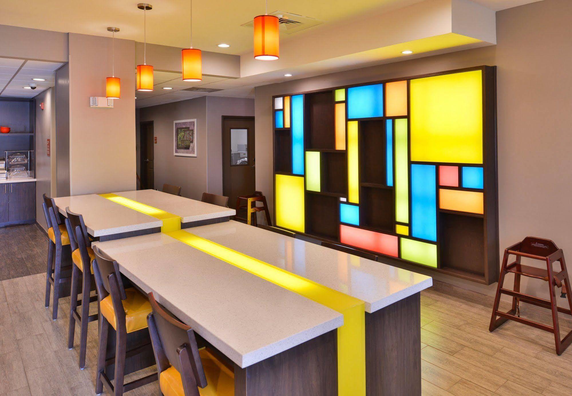 Towneplace Suites By Marriott Laplace Bagian luar foto